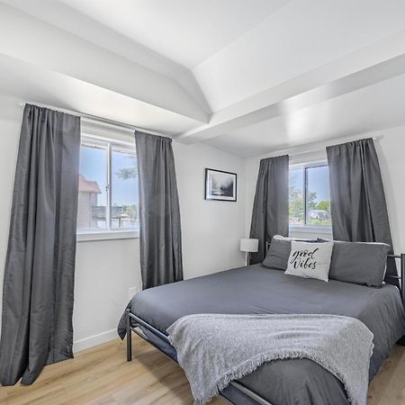Riverfront Cottages ワサガビーチ エクステリア 写真
