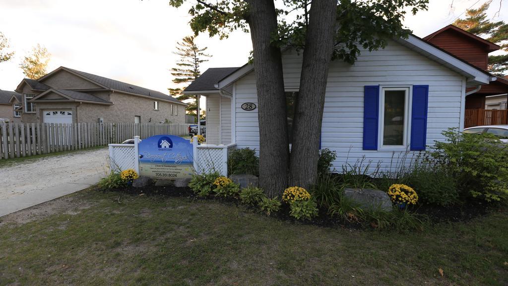 Riverfront Cottages ワサガビーチ エクステリア 写真