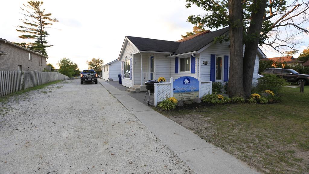 Riverfront Cottages ワサガビーチ エクステリア 写真