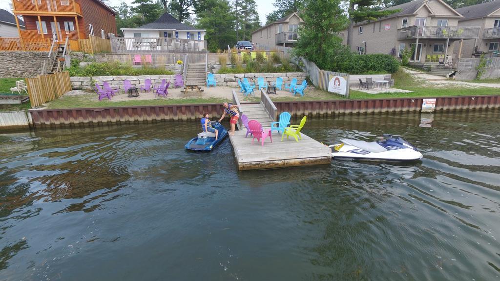 Riverfront Cottages ワサガビーチ エクステリア 写真