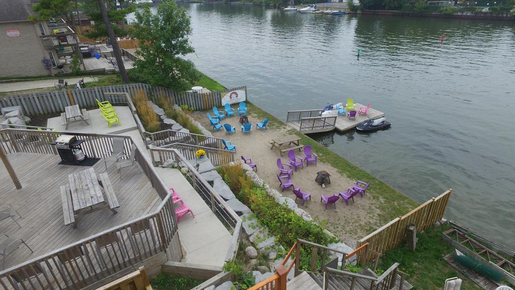 Riverfront Cottages ワサガビーチ エクステリア 写真